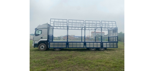 XE TẢI THÙNG MUI BẠT 4 CHÂN 290HP - TRỤ CỐ ĐỊNH