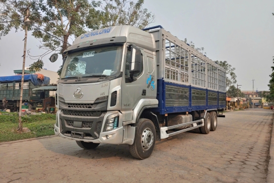 Ô TÔ TẢI CÓ MUI 3 CHÂN (6X4 - MỞ VĨ) 