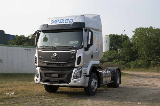 ĐẦU KÉO CHENGLONG 310HP - 01 CẦU